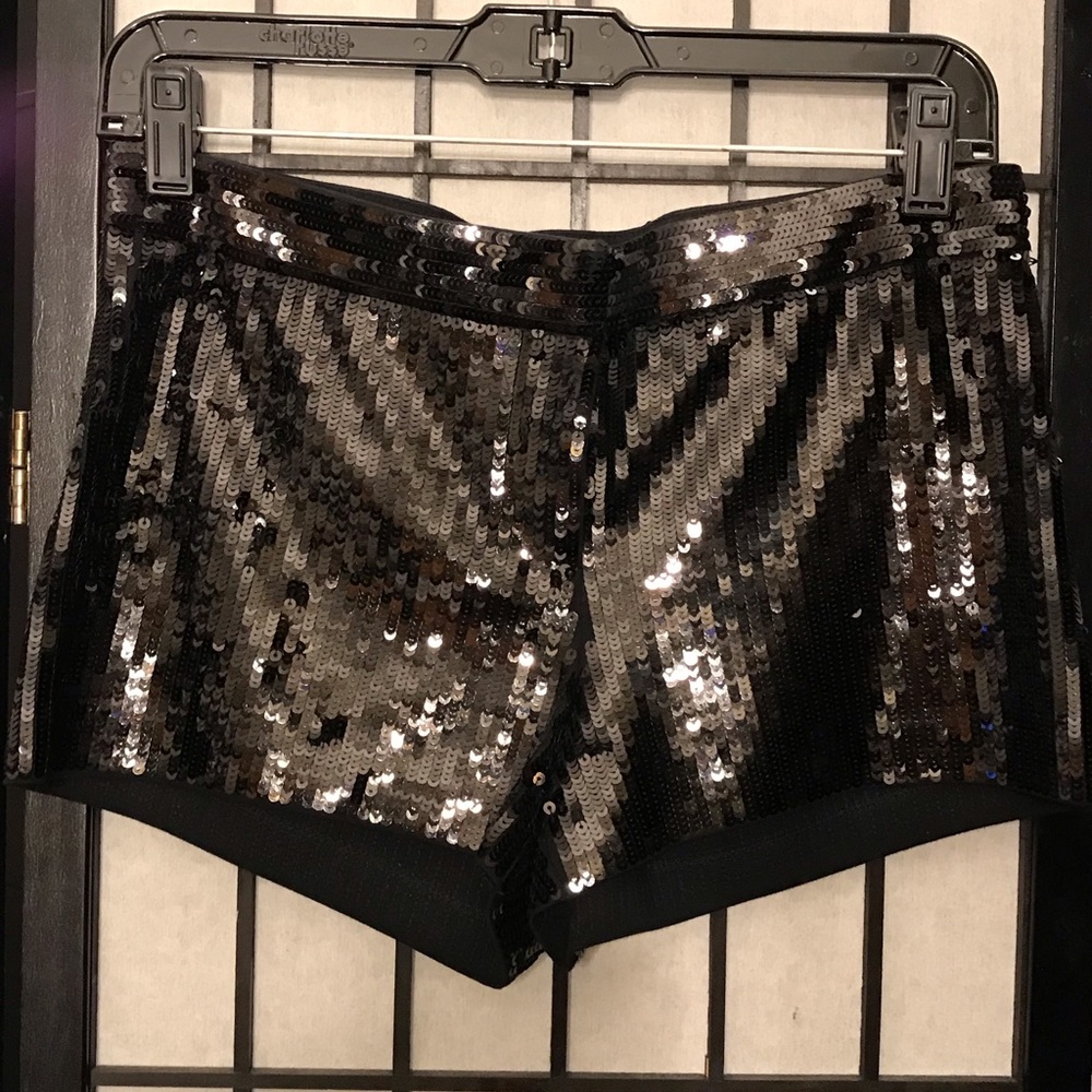 🖤Black sequence shorts